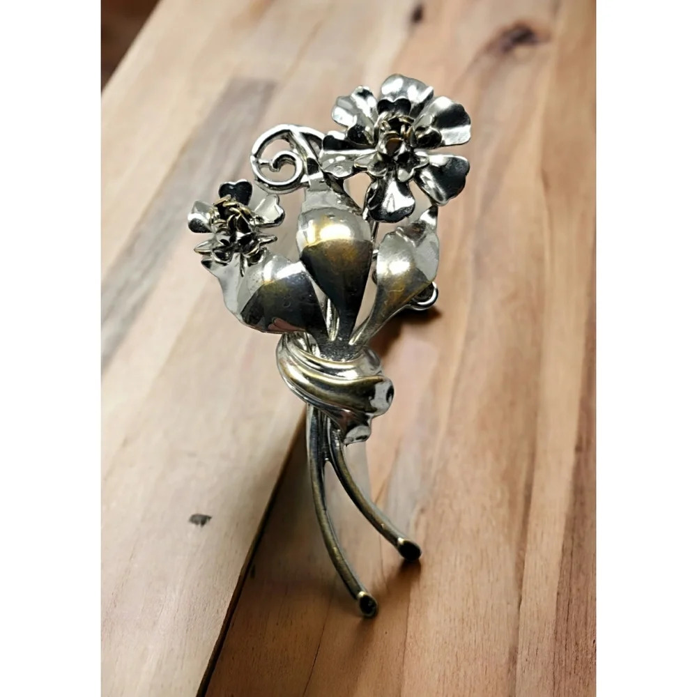 Vintage Silver Tone Metal Floral Brooch